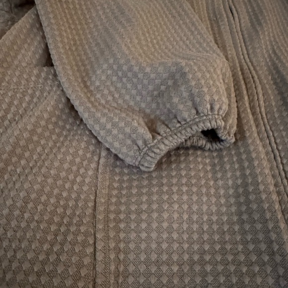 Max Studio ZipUp - Picture 3 of 3